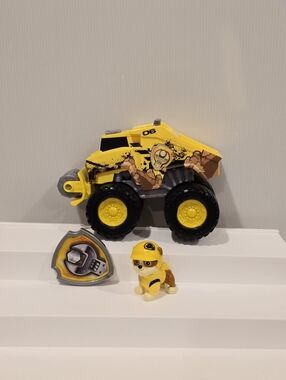 Paw Patrol Rescue Wheels Rubble’s Bulldozer and Figure Set
